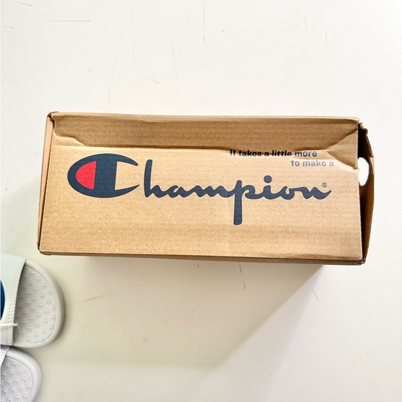 NWT Champion Super Slide logo white slides Unisex / Preschool size 11 - Picture 7 of 8